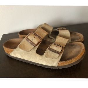 BIRKENSTOCK ARIZONA SUEDE SANDALS IN TAUPE COLOR SIZE 40 (9.5/10)